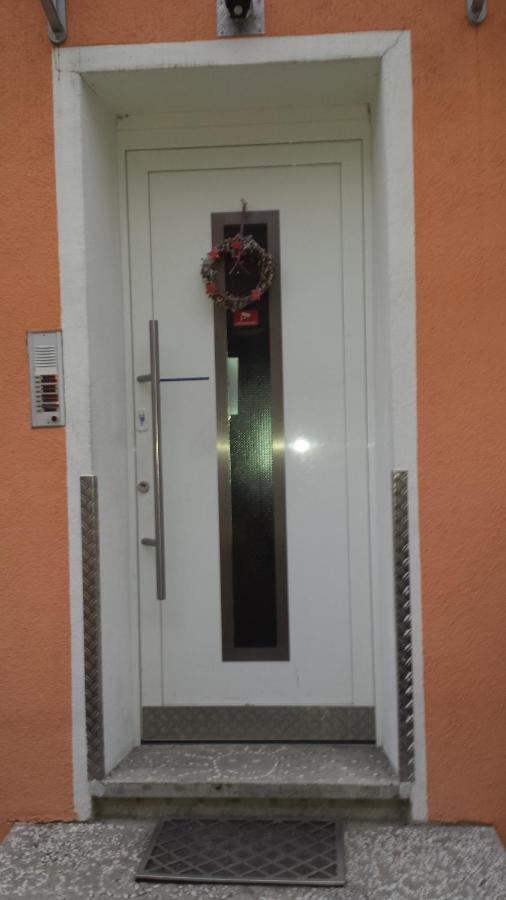 Stay In Aux, Feel At Home ! 2 Room Apartment Central Incl All You Need For 4 Person, 24H Check In, Pkw Parking Only Augsburg Luaran gambar
